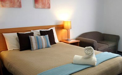 Colonial Lodge Motor Inn - Accommodation Whitsundays 0