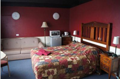Echo Point Motor Inn - Accommodation Whitsundays 1