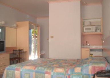 Golden Sands Motor Inn - Accommodation Whitsundays 3
