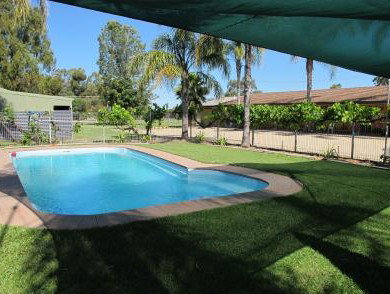 Golfers Lodge Motel - Accommodation Whitsundays 3