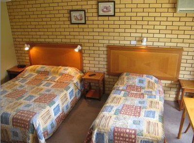 Golfers Lodge Motel - Accommodation Whitsundays 4