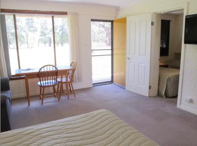 Golfers Lodge Motel - Accommodation Whitsundays 5