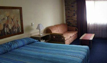 Lancaster Court Motel - Accommodation Whitsundays 2