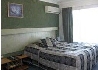 Hanging Rock Family Motel - Accommodation Whitsundays 2