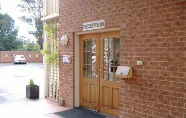 Hanging Rock Family Motel - Accommodation Whitsundays 4