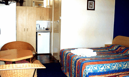 Hawaiian Sands Motor Inn - Accommodation Whitsundays 0