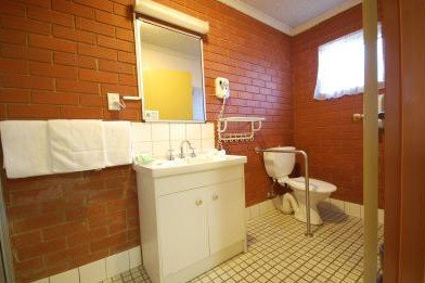 Junction Motor Inn - Accommodation Whitsundays 3