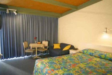 Kingfisher Motel - Accommodation Whitsundays 0