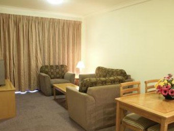 Maclin Lodge Motel - Accommodation Whitsundays 2