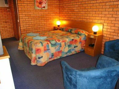 Royal Palms Motor Inn - Accommodation Whitsundays 2
