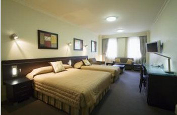 Hyde Park Inn - Accommodation Whitsundays 0