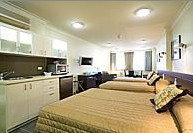 Hyde Park Inn - Accommodation Whitsundays 2