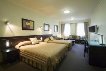Hyde Park Inn - Accommodation Whitsundays 3