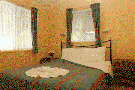 Cane Village Holiday Park - Accommodation Whitsundays 0