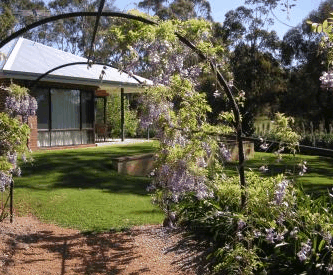 Catton Hall Country Homestead - Accommodation Whitsundays 0
