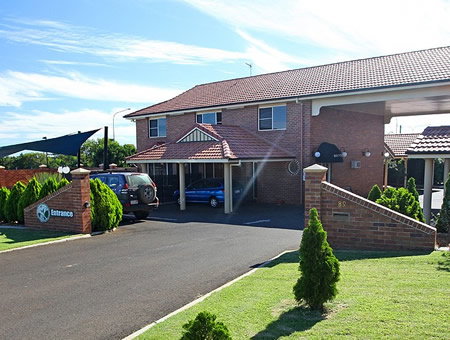 Cotswold Motor Inn - Accommodation Whitsundays 1