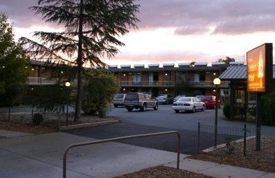 Red Chief Motel - Accommodation Whitsundays 0