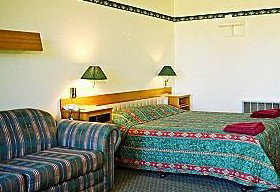 Red Chief Motel - Accommodation Whitsundays 2
