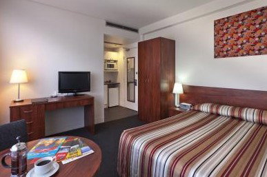 Macleay Serviced Apartment Hotel - Accommodation Whitsundays 1