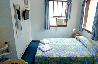 Acacia Inner City Inn - Accommodation Whitsundays 1