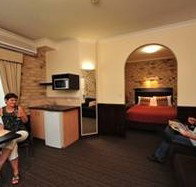 Highlander Motor Inn And Apartments - Accommodation Whitsundays
