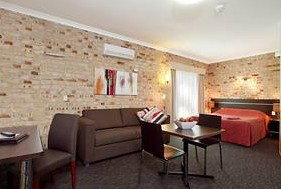 Highlander Motor Inn And Apartments - Accommodation Whitsundays 4