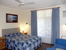 Flying Spur Motel - Accommodation Whitsundays 1