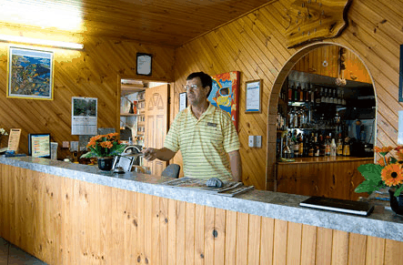 Barrier Reef Motel - Accommodation Whitsundays 5