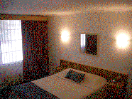 Adelaide Aviators Lodge - Accommodation Whitsundays 1