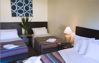 Avoca Lodge - Accommodation Whitsundays 2