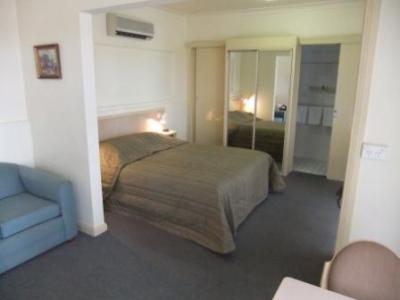 Country Comfort Cowra Countryman Motor Inn - Accommodation Whitsundays 1