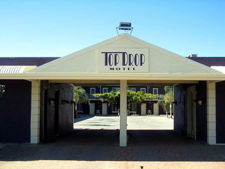 Top Drop Motel - Accommodation Whitsundays 1