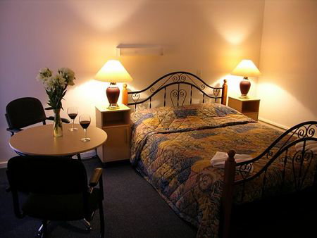 Top Drop Motel - Accommodation Whitsundays 2