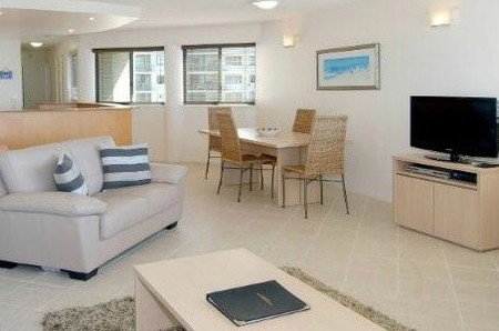 Malibu Mooloolaba - Accommodation Whitsundays 2