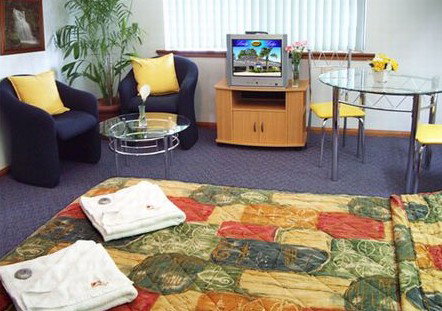 Lindy Lodge Motel And Function Centre - Accommodation Whitsundays 0