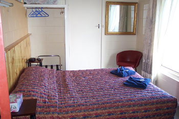 Meningies Waterfront Motel - Accommodation Whitsundays 1