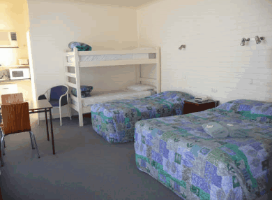 The Sands Motel - Accommodation Whitsundays 1