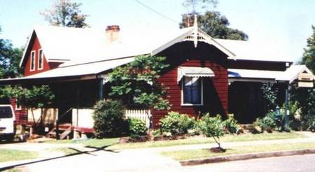 Gloucester Cottage - Accommodation Whitsundays 0