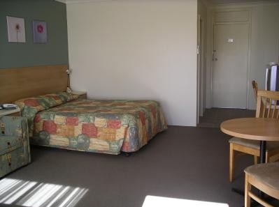 Country Comfort Orange - Accommodation Whitsundays 4