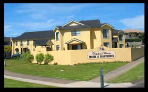 Hopkins House Motel & Apartments - Accommodation Whitsundays 1
