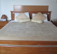 The Plough Hotel - Accommodation Whitsundays