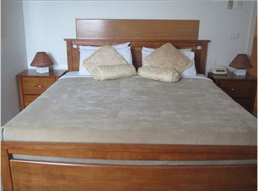 The Plough Hotel - Accommodation Whitsundays 0