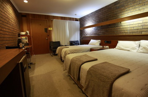 Allara Motor Lodge - Accommodation Whitsundays 1