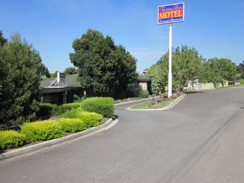 Farnham Court Motel - Accommodation Whitsundays 0