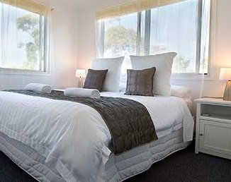 Mornington Motel - Accommodation Whitsundays 0