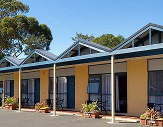 Mornington Motel - Accommodation Whitsundays 1