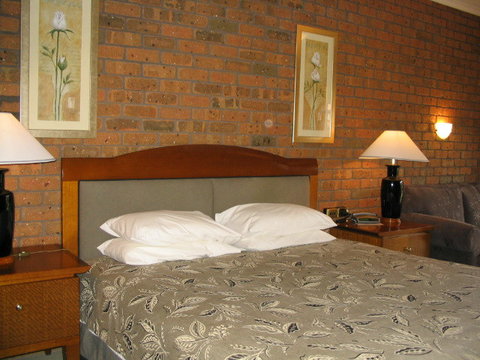 Grange Burn Motel - Accommodation Whitsundays 0