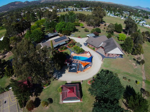 Greenvale Holiday Units - Accommodation Whitsundays 0