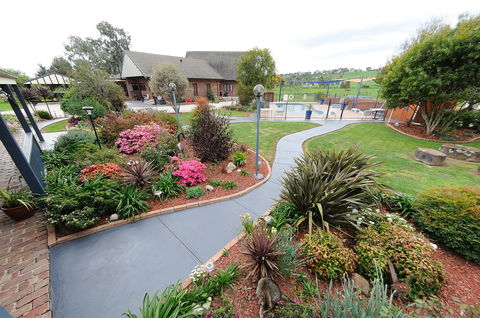 Greenvale Holiday Units - Accommodation Whitsundays 1