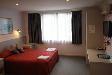 Hume Villa Motor Inn - Accommodation Whitsundays 1